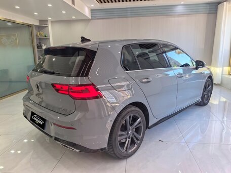2022 Volkswagen Golf VIII, серый, 2049000 рублей, вид 4