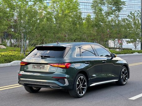 2022 Audi A3 Sportback 35 TFSI IV (8Y), зелёный, 1655000 рублей, вид 4
