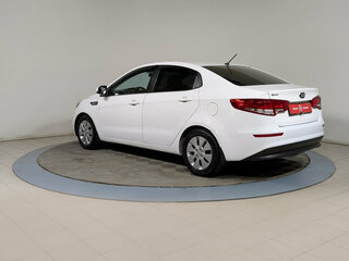 2016 Kia Rio III Рестайлинг, белый, 858900 рублей, вид 5