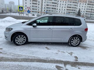 2018 Volkswagen Touran II, серый, 1750000 рублей, вид 4
