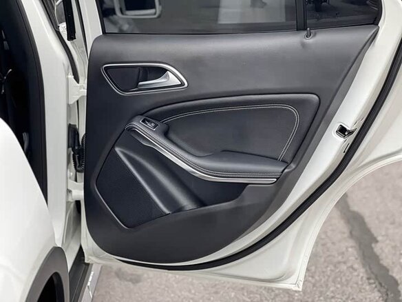 2020 Mercedes-Benz GLA 200 I (X156) Рестайлинг, белый, 1800000 рублей - вид 16
