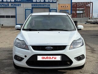 2010 Ford Focus II Рестайлинг, белый, 400000 рублей, вид 2