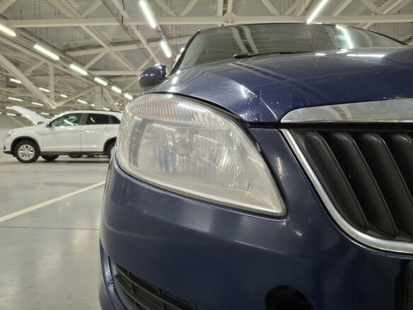 2011 Skoda Fabia II Рестайлинг, синий - вид 16