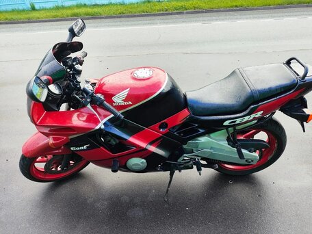 1996 Honda CBR 600F, красный, 350000 рублей, вид 2