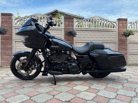 2024 Harley-Davidson Road Glide, чёрный, 2605000 рублей, вид 3