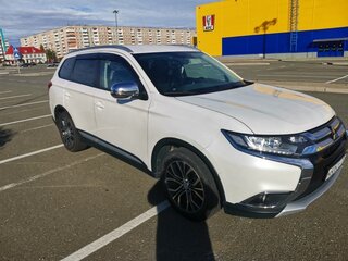 2016 Mitsubishi Outlander III Рестайлинг 2, белый, 1900000 рублей, вид 1