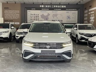 2022 Volkswagen Tiguan II Рестайлинг, белый, 1980000 рублей, вид 2