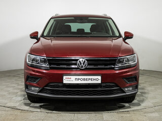 2017 Volkswagen Tiguan II, красный, 2249700 рублей, вид 2