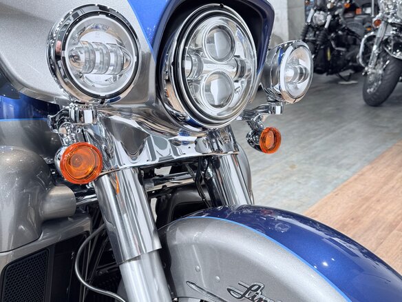 2017 Harley-Davidson Electra Glide, серебристый, 1799000 рублей - вид 26