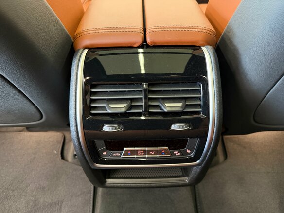 2026 BMW X5 30d IV (G05/G18) Рестайлинг, зелёный - вид 23