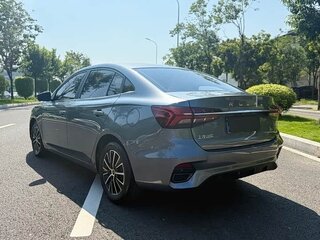 2021 Roewe i5 I Рестайлинг, серебристый, 950000 рублей, вид 4