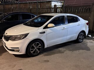 2015 Kia Rio III Рестайлинг, белый, 586000 рублей, вид 2