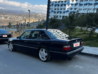 1987 Mercedes-Benz W124 230, синий, 1350000 рублей, вид 1