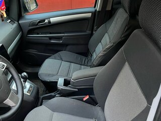 2012 Opel Zafira B Рестайлинг, серебристый, 900000 рублей, вид 3