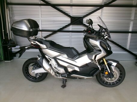 2017 Honda X-ADV, серебристый, 1185000 рублей, вид 2
