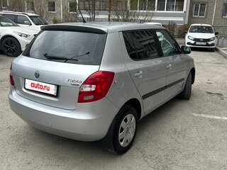 2011 Skoda Fabia II Рестайлинг, серебристый, 700000 рублей, вид 5