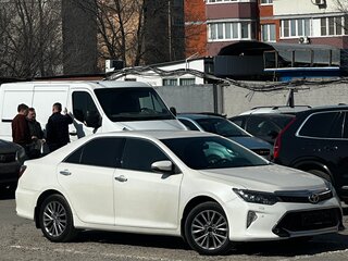 2017 Toyota Camry VII (XV50) Рестайлинг 2, белый, 1850000 рублей, вид 1