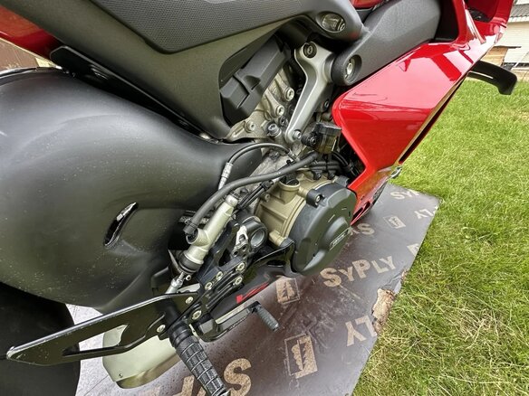 2023 Ducati Panigale V4, красный, 2680000 рублей - вид 12