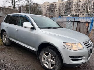 2008 Volkswagen Touareg I Рестайлинг, серебристый, 1220000 рублей, вид 3