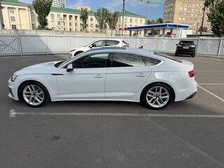 2022 Audi A5 Sportback 40 TFSI II (F5) Рестайлинг, белый, 4300000 рублей, вид 5