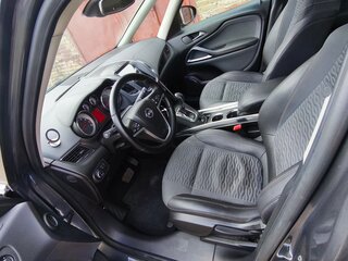 2012 Opel Zafira C, серый, 930000 рублей, вид 4
