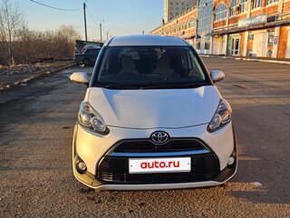 2017 Toyota Sienta II, белый, 1240000 рублей, вид 1