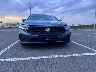 2024 Volkswagen Jetta VII Рестайлинг, серый, 1850000 рублей, вид 3