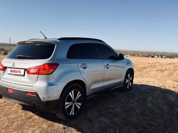 2012 Mitsubishi ASX I, серебристый, 800000 рублей - вид 2