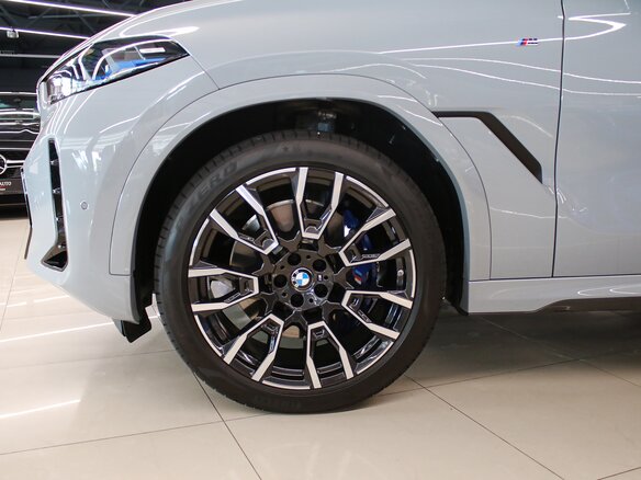 2025 BMW X6 40i III (G06) Рестайлинг, чёрный, 13890000 рублей - вид 17