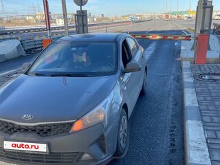 2021 Kia Rio IV Рестайлинг, серый, 1250000 рублей, вид 1