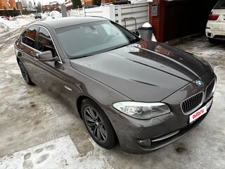 2013 BMW 5 серии 520i VI (F10/F11/F07), коричневый, 1412763 рублей, вид 2