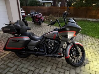 2019 Harley-Davidson Road Glide, чёрный, 1890000 рублей, вид 2