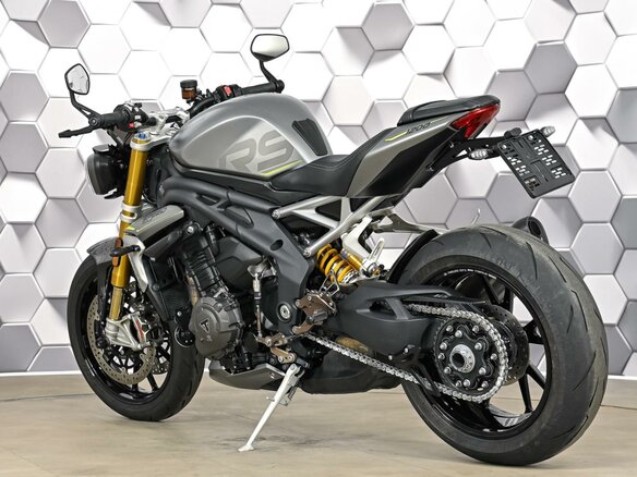 2022 Triumph Speed Triple, серебристый, 1117000 рублей - вид 7