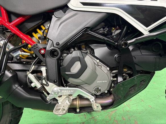 2025 Ducati DesertX, белый - вид 8