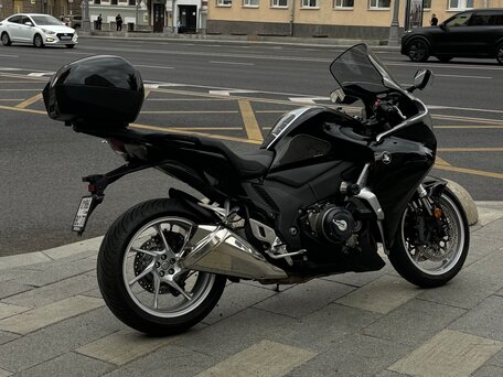 2013 Honda VFR 1200, чёрный, 899000 рублей, вид 3