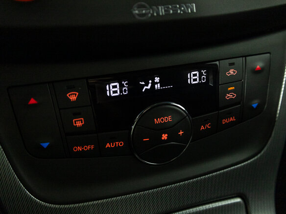 2015 Nissan Sentra VII (B17), белый, 849585 рублей - вид 15