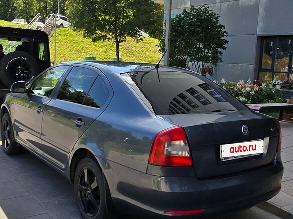 2012 Skoda Octavia II (A5) Рестайлинг, серый - вид 4