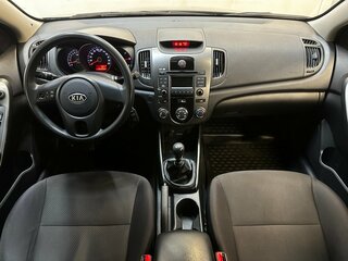 2010 Kia Cerato 6-speed II, коричневый, 540000 рублей, вид 5