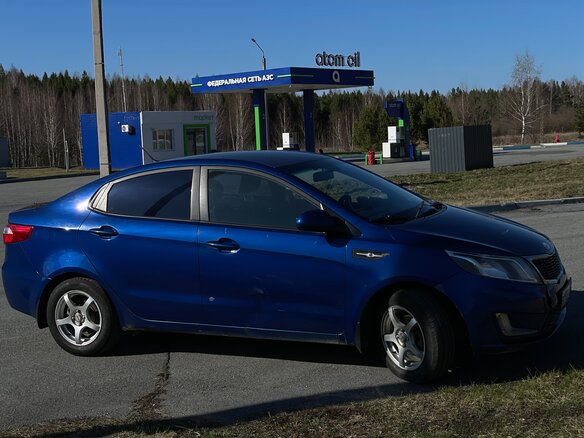 2013 Kia Rio III, синий, 635000 рублей - вид 2