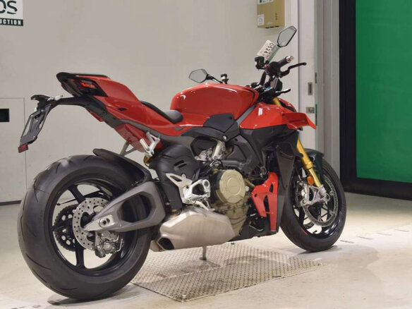 2026 Ducati Streetfighter V4, красный, 3310000 рублей - вид 4