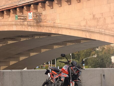 2024 KTM 990 Duke, чёрный, 1230000 рублей, вид 2