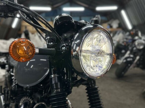 2022 Kawasaki W 800, серый, 850000 рублей - вид 8