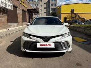 2019 Toyota Camry VIII (XV70), белый, 2250000 рублей, вид 3