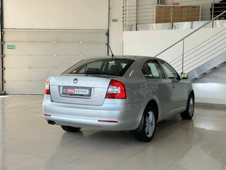 2013 Skoda Octavia II (A5) Рестайлинг, серый, 649900 рублей, вид 4