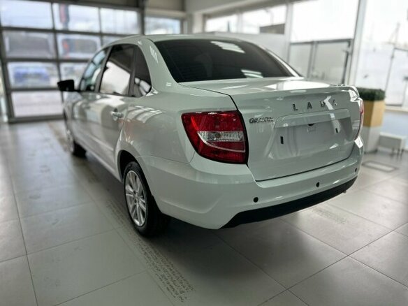 2026 Lada (ВАЗ) Granta I Рестайлинг, белый, 1188000 рублей - вид 1