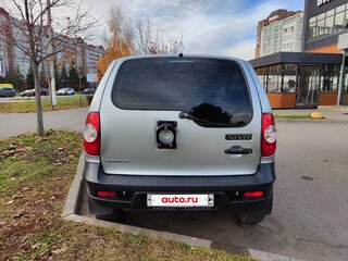 2017 Chevrolet Niva I Рестайлинг, серебристый, 580000 рублей, вид 4