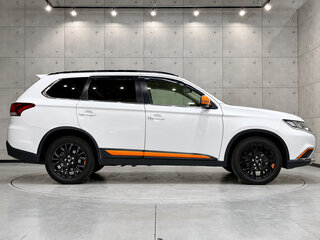 2019 Mitsubishi Outlander III Рестайлинг 3, белый, 2270000 рублей, вид 4