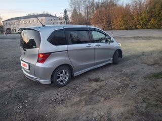 2010 Honda Freed Spike I Рестайлинг, серебристый, 1000000 рублей, вид 4