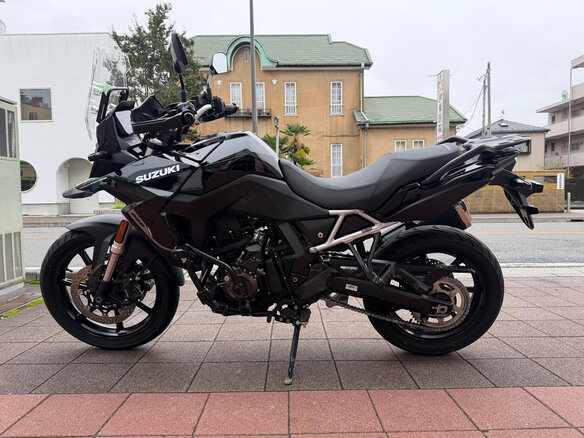 2024 Suzuki V-Strom 800DE, чёрный - вид 3