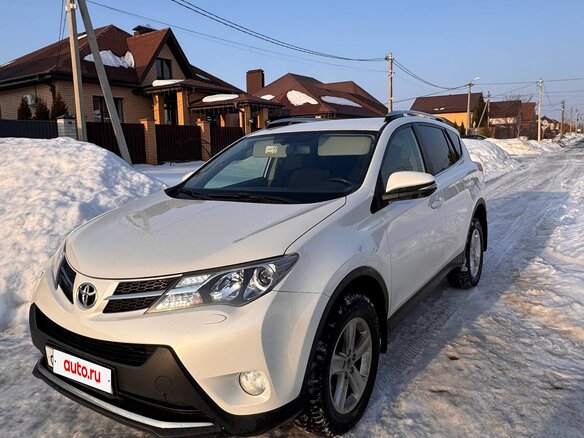 2014 Toyota RAV4 IV (XA40), белый, 2000000 рублей
